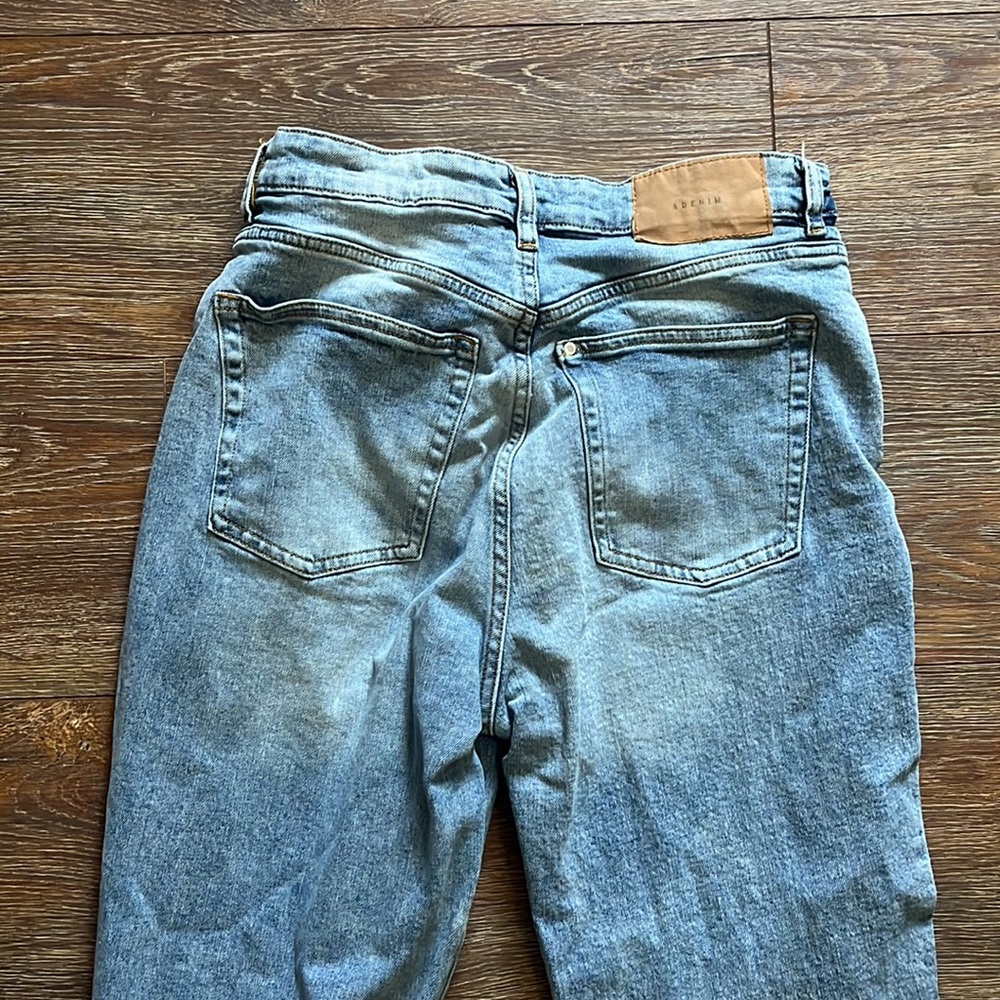 H&M Jeans - Picture 2 of 2